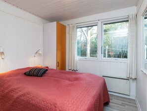 4 bedrooms - 8 Person Holiday Home in Blavand (Blavand)