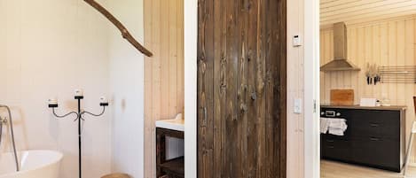 House | Bathroom