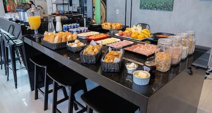 CAMPOS DE HOLAMBRA INN