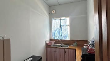 Mini-fridge, rice cooker
