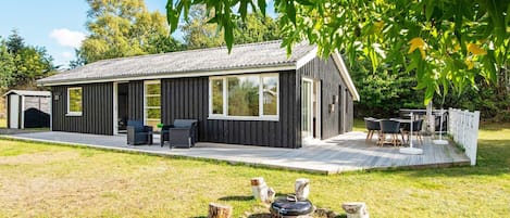 House | Outdoor dining