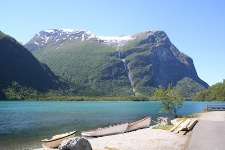 Vista al agua