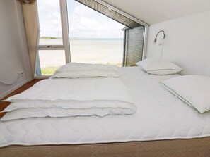 House | 4 bedrooms, individually furnished