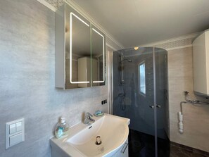 House | Bathroom