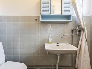 House | Bathroom