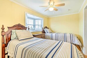 4 Schlafzimmer, Schreibtisch, Bügeleisen/Bügelbrett, WLAN