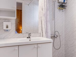 House | Bathroom - 11 Person Holiday Home in Tarva (Orland)
