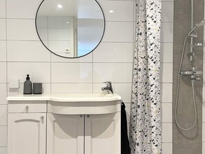 Apartment | Bathroom