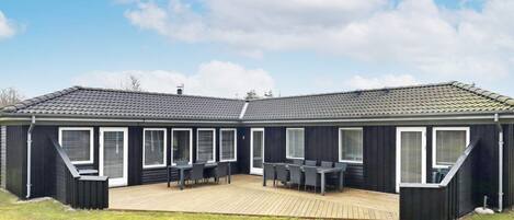 House | Outdoor dining