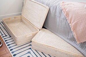 3 室のベッドルーム、デスク、WiFi