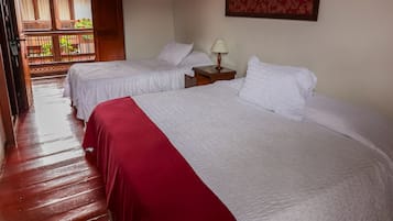 Habitación doble superior | Tabla de planchar con plancha, wifi gratis y ropa de cama