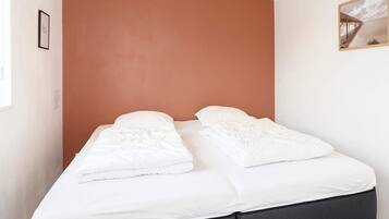 House | 6 bedrooms, individually furnished