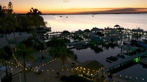 Marina - B405 Moon Bay - Inviting Waterfront Condo with Breathtaking Sunsets (Key Largo)