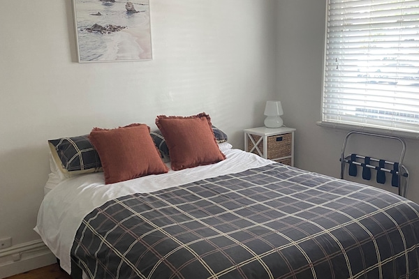 2 chambres, fer et planche à repasser, Wi-Fi gratuit, draps fournis