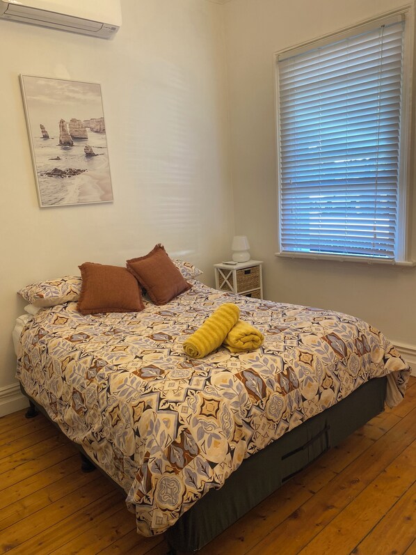 2 bedrooms, iron/ironing board, free WiFi, bed sheets