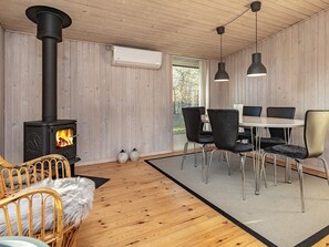 House | Dining - 6 Person Holiday Home in Hals (Hals)