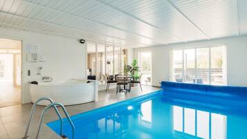 House | Pool
