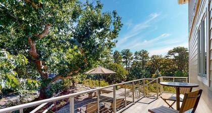 ~Serenity Sands / Peaceful Get Away~10 min. walk to town