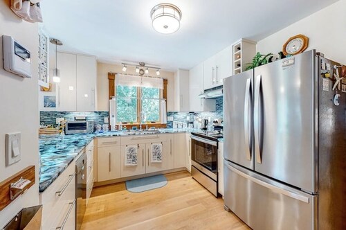  ~Serenity Sands / Peaceful Get Away~10 min. walk to town