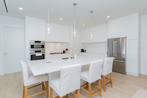 Wasserkocher mit Kaffee-/Teezubehör