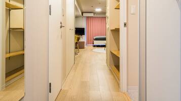 Deluxe Room | Iron/ironing board, free WiFi, bed sheets