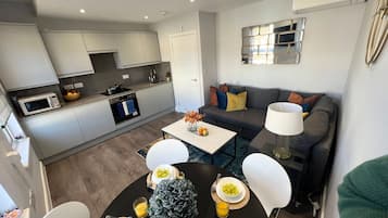 Leilighet – classic | Eget kjøkken | Kjøleskap, ovn, kokeplater og vannkoker