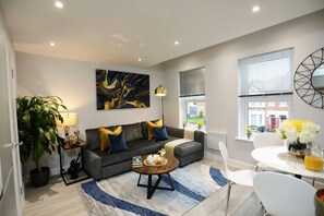 Signature Apartment | Living area