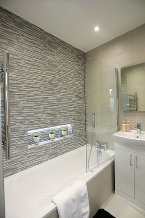 Signature Apartment | Egyptian cotton sheets, premium bedding, individually decorated