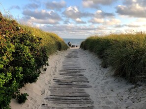 Hus | Utsikt mot vann