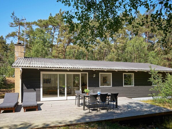 House | Dining - 7 Person Holiday Home in Nexo (Nexø)