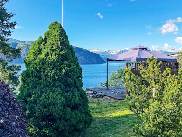 Exterior - 6 Person Holiday Home in Utvik (Stryn)