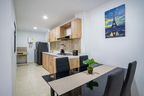 Kühlschrank, Mikrowelle