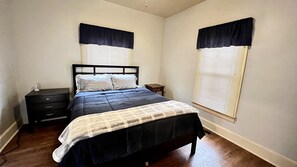 2 bedrooms, desk, iron/ironing board, free WiFi