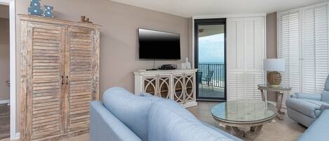 Condo, 2 Bedrooms | Living area