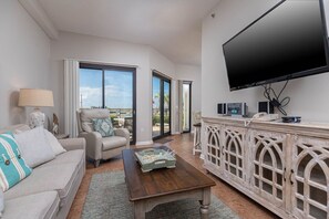 Condo, 1 quarto | Área de estar