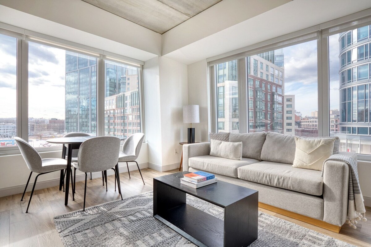 Roomy Fenway 2BR w/ W/D, Roof & Gym, nr Fenway Park, by Blueground