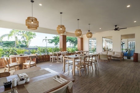 Restaurant. Swiss-Belcourt Lombok