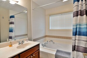 Apartamento, 1 habitación | Baño | Toallas