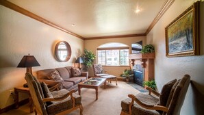 Interior - Villas at Zermatt Resort - Condos (Midway)