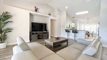 Casa, 3 habitaciones | Área de sala de estar