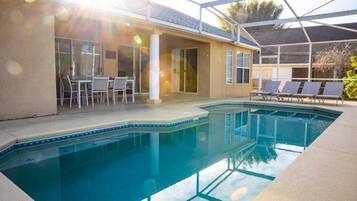 Casa, 3 habitaciones | Alberca | Alberca climatizada