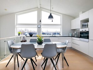 Dining - Seaside Charm in Frederikshavn - By Traum Ferienwohnungen (Frederikshavn)