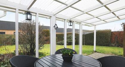 6 Person Holiday Home in Pandrup