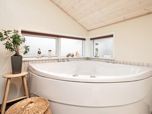 Bathroom - 6 Person Holiday Home in Hals-by Traum (Hals)