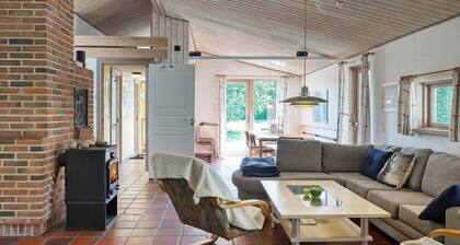 10 Person Holiday Home in Dannemare