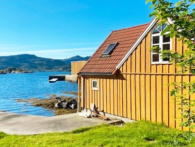 4 Person Holiday Home in Maloy-by Traum
