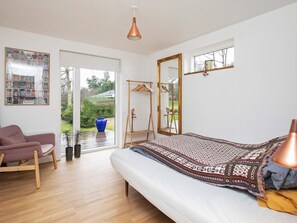 House | 4 bedrooms, individually furnished - 6 Person Holiday Home in Hals-by Traum (Hals)