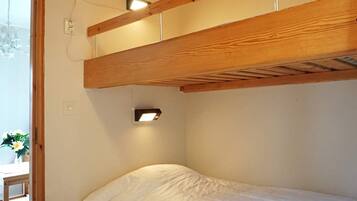 2 habitaciones y muebles diferentes