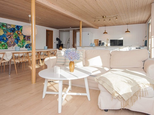 6 Person Holiday Home in Blavand