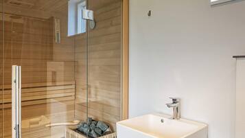 House | Bathroom